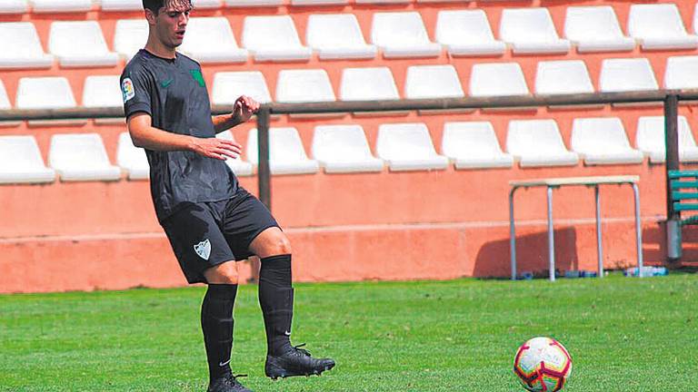 El Atlético Mancha Real se refuerza con el jiennense César Llopis El Atlético Mancha Real se refuerza con el jiennense César Llopis