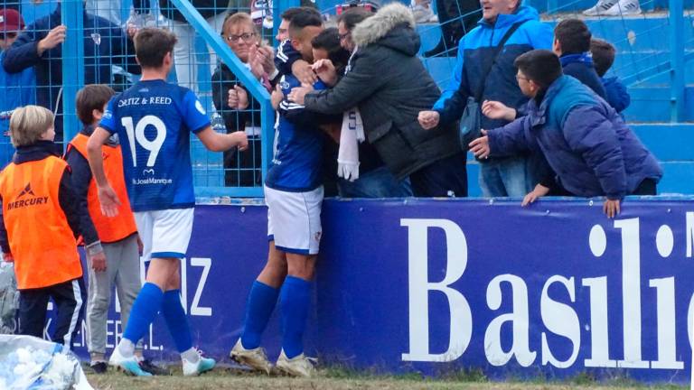 “El tigre” Chendo ruge para darle tres puntos al Linares “El tigre” Chendo ruge para darle tres puntos al Linares