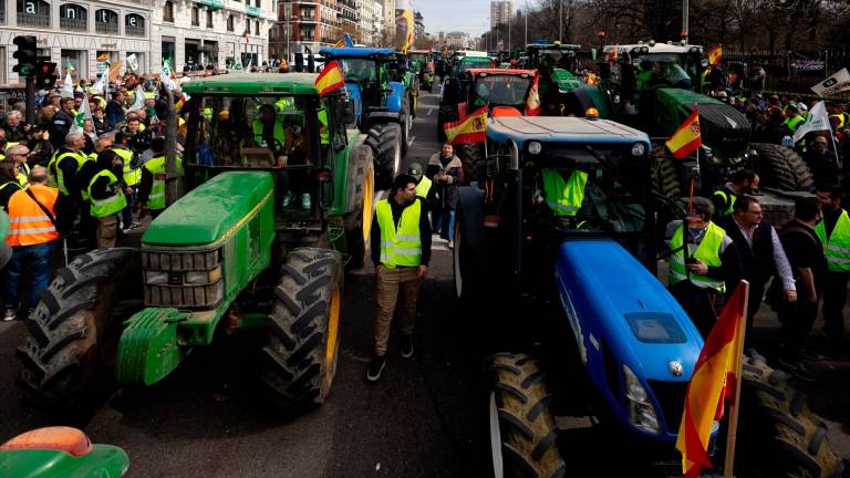 Más de 100 tractores recorren hoy Madrid Más de 100 tractores recorren hoy Madrid