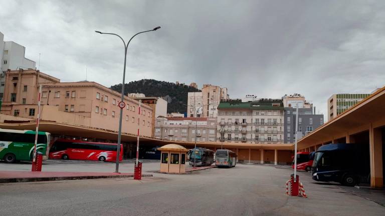 El PSOE urge a la Junta a presentar el estudio de viabilidad del traslado de la estación de autobuses El PSOE urge a la Junta a presentar el estudio de viabilidad del traslado de la estación de autobuses