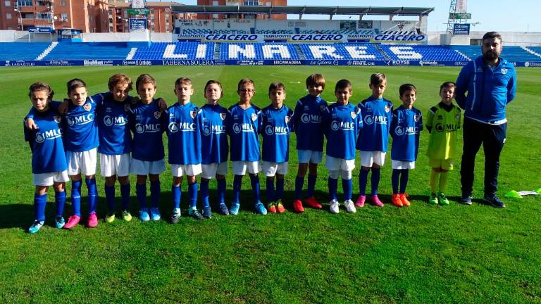 El Linares Deportivo exhibe el músculo de la cantera azulilla El Linares Deportivo exhibe el músculo de la cantera azulilla