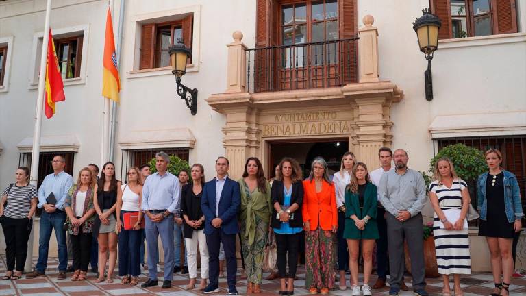 Benalmádena decreta luto y un minuto de silencio tras el presunto caso de violencia de género Benalmádena decreta luto y un minuto de silencio tras el presunto caso de violencia de género