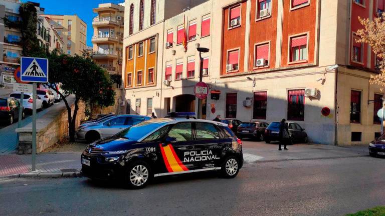 Un individuo agrede brutalmente a un matrimonio al escapar de la Policía en Jaén Un individuo agrede brutalmente a un matrimonio al escapar de la Policía en Jaén