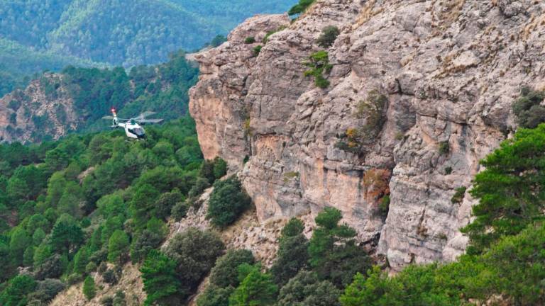 Rescate de los cuerpos de la pareja fallecida en el avión ultraligero en Navalperal Rescate de los cuerpos de la pareja fallecida en el avión ultraligero en Navalperal