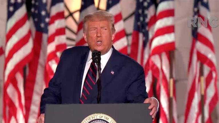 Trump afirma que EEUU podrá empezar a distribuir la vacuna contra el coronavirus “en octubre” Trump afirma que EEUU podrá empezar a distribuir la vacuna contra el coronavirus “en octubre”