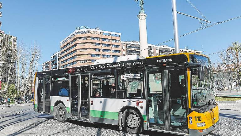 Autobuses Castillo defiende la legalidad de su contrato Autobuses Castillo defiende la legalidad de su contrato