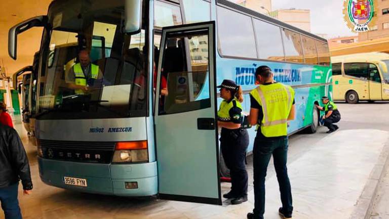 Intensifican los controles de vigilancia de los autobuses Intensifican los controles de vigilancia de los autobuses