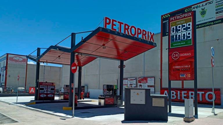 Gasolinera tradicional & automática: 27 céntimos de diferencia por litro de diésel en Jaén Gasolinera tradicional & automática: 27 céntimos de diferencia por litro de diésel en Jaén