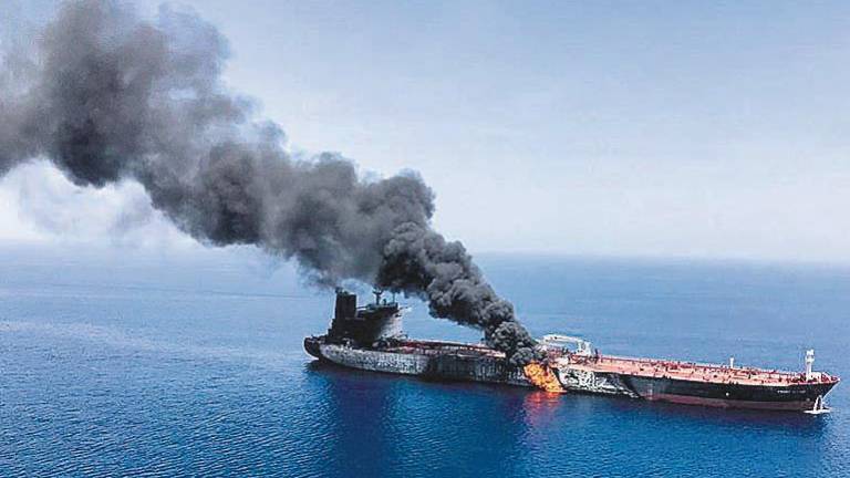 Dos petroleros objeto de ataques en el golfo de Omán Dos petroleros objeto de ataques en el golfo de Omán