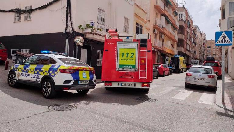 Un albañil sufre una caída desde el tejado donde trabajaba en Jaén Un albañil sufre una caída desde el tejado donde trabajaba en Jaén