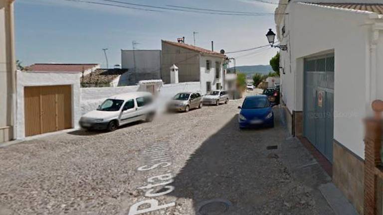Robo de material valorado en 2.500 euros dentro de un coche en Alcalá la Real Robo de material valorado en 2.500 euros dentro de un coche en Alcalá la Real