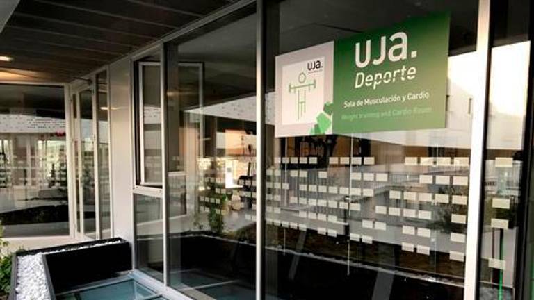 La UJA adapta los horarios de sus instalaciones deportivas a las nuevas restricciones La UJA adapta los horarios de sus instalaciones deportivas a las nuevas restricciones