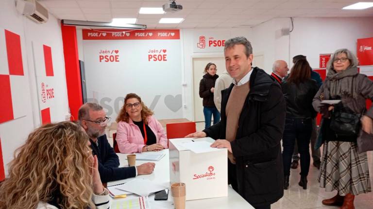 Históricos del PSOE de Jaén acuden a las urnas en una votación inédita Históricos del PSOE de Jaén acuden a las urnas en una votación inédita