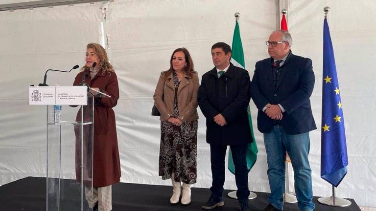 Los tramos en obras de la A-32 se abrirán este año Los tramos en obras de la A-32 se abrirán este año