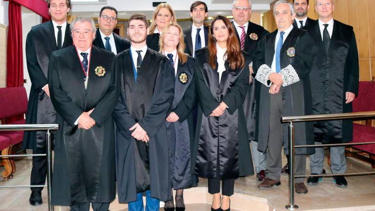 Los jóvenes abogados tienen novedosos proyectos y juran cuatro nuevos letrados Los jóvenes abogados tienen novedosos proyectos y juran cuatro nuevos letrados