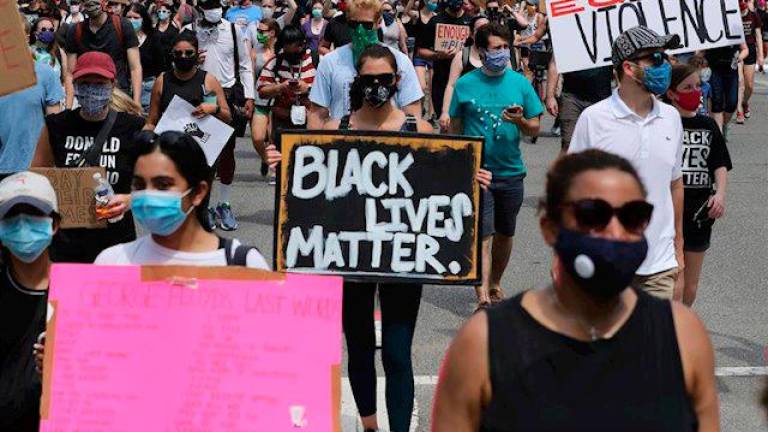 Multitudinarias marchas pacíficas para denunciar la violencia racista institucional en EEUU