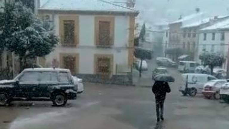 La nieve no cesa en Santiago de la Espada La nieve no cesa en Santiago de la Espada
