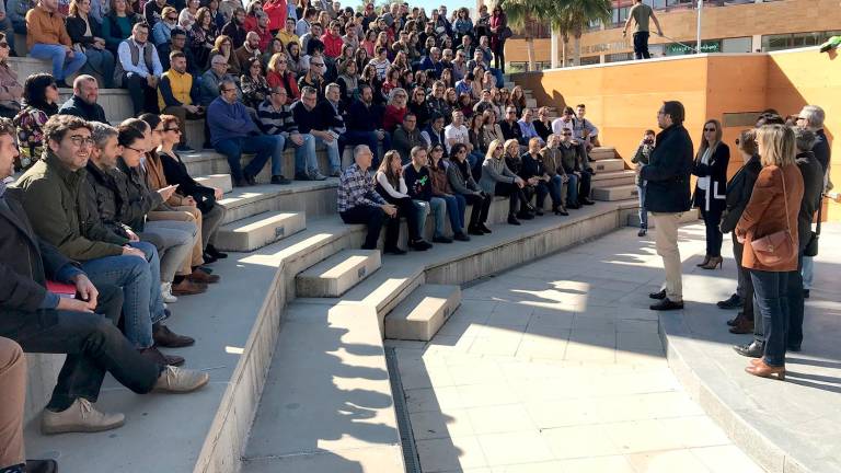 La UJA, encabezada por su rector, se concentra para mostrar su apoyo al sector del olivar La UJA, encabezada por su rector, se concentra para mostrar su apoyo al sector del olivar