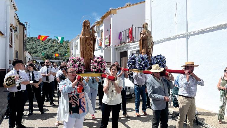 Emoción con San Isidro y la Virgen del Campo en Vegas de Triana Emoción con San Isidro y la Virgen del Campo en Vegas de Triana