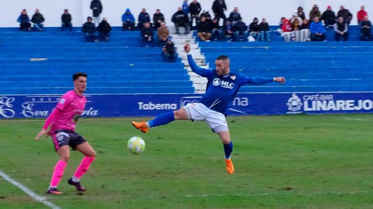 “El tigre” Chendo ruge para darle tres puntos al Linares “El tigre” Chendo ruge para darle tres puntos al Linares