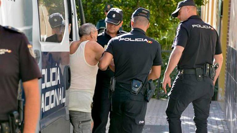 Ordenan prisión provisional, comunicada y sin fianza para el acusado de matar a su mujer en Jaén Ordenan prisión provisional, comunicada y sin fianza para el acusado de matar a su mujer en Jaén