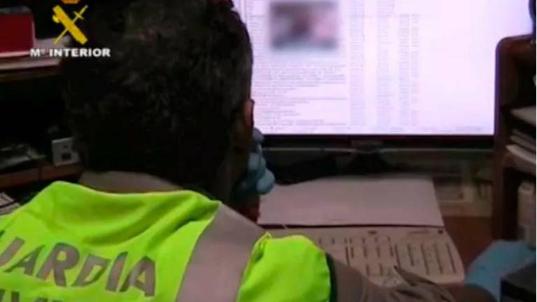La Guardia Civil desmantela una red de chiringuitos financieros que estafó 27 millones a 472 inversores La Guardia Civil desmantela una red de chiringuitos financieros que estafó 27 millones a 472 inversores