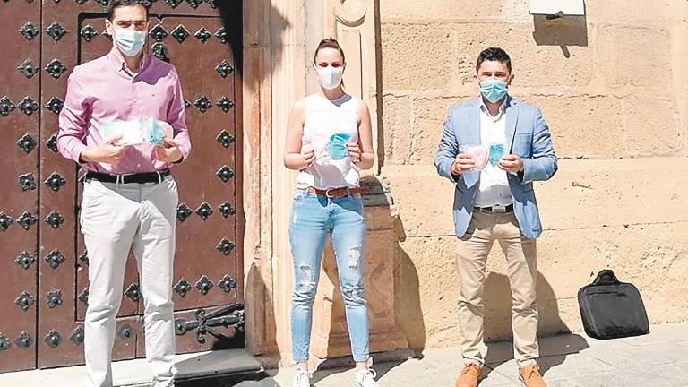 Reparto de 4.000 mascarillas para los niños del municipio Reparto de 4.000 mascarillas para los niños del municipio