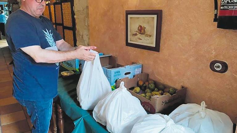 Veinte familias comen con los menús de “Úbeda en Acción” Veinte familias comen con los menús de “Úbeda en Acción”