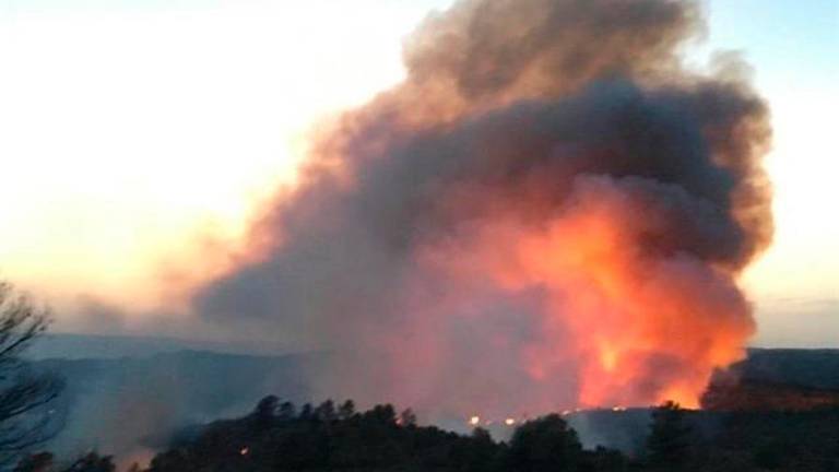 Un incendio en Tarragona afecta a 6.500 hectáreas Un incendio en Tarragona afecta a 6.500 hectáreas