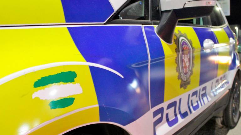 La Policía Local de Mengíbar incauta un arma de fuego y un cuchillo a dos sospechosos La Policía Local de Mengíbar incauta un arma de fuego y un cuchillo a dos sospechosos