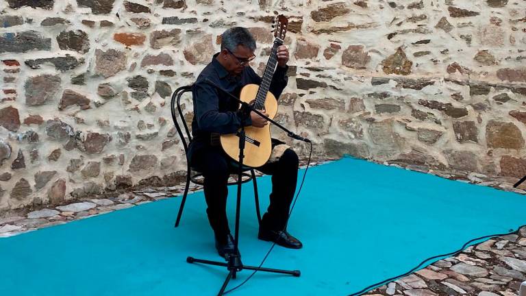 Javier García devuelve la música al Palacio del Intendente de La Carolina