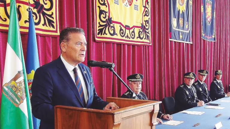Clausura de los cursos de la Policía Nacional en la Enira Clausura de los cursos de la Policía Nacional en la Enira