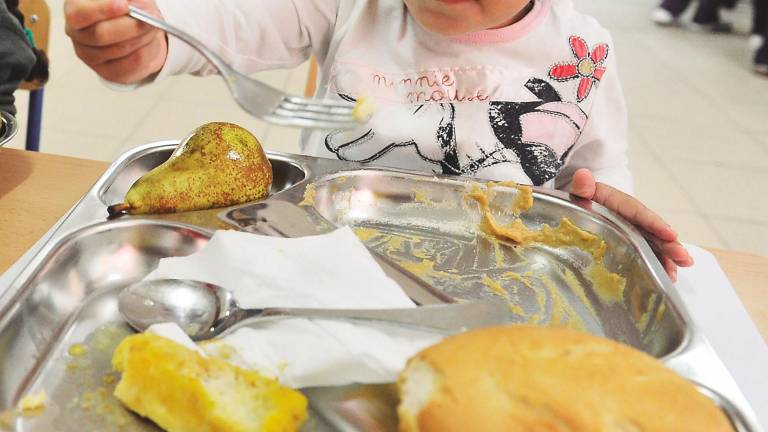 Trabajadores de Royal Menú acumulan nóminas sin cobrar Trabajadores de Royal Menú acumulan nóminas sin cobrar