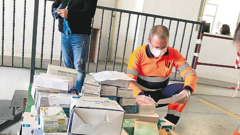 Casi 40 centros educativos aportan material sanitario Casi 40 centros educativos aportan material sanitario