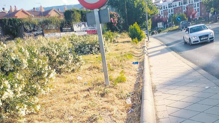 Los vecinos de la Variante Sur denuncian “abandono” Los vecinos de la Variante Sur denuncian “abandono”