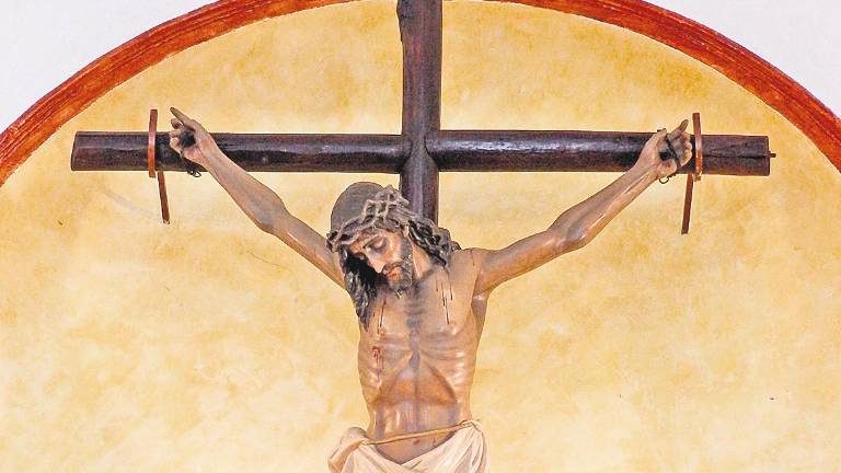 Joaquín Marchal restaura el Cristo de Los Noguerones Joaquín Marchal restaura el Cristo de Los Noguerones