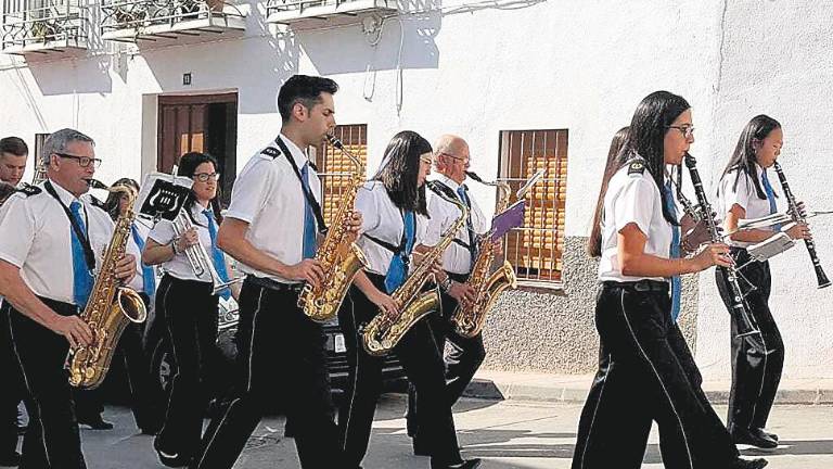 El amor de los vecinos por su Virgen de los Remedios El amor de los vecinos por su Virgen de los Remedios
