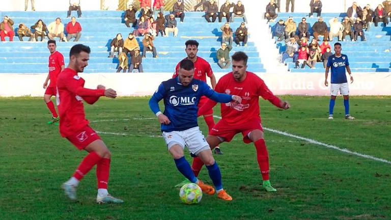 El Linares vence con su versión más pausada y controladora El Linares vence con su versión más pausada y controladora