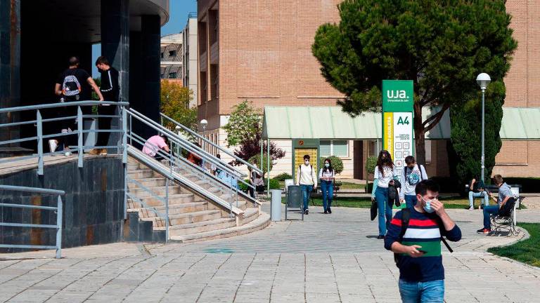 Registradas 857 solicitudes para cursar grados universitarios en la UJA en el primer día de inscripción Registradas 857 solicitudes para cursar grados universitarios en la UJA en el primer día de inscripción