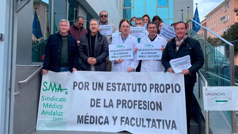 Médicos y facultativos protestan contra el nuevo Estatuto Marco Médicos y facultativos protestan contra el nuevo Estatuto Marco