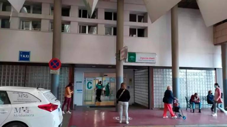 El menor de 14 años ingresado en la UCI del Reina Sofía recibió el disparo de modo accidental El menor de 14 años ingresado en la UCI del Reina Sofía recibió el disparo de modo accidental