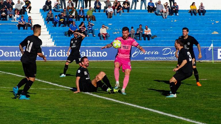 El Linares pierde en el partido de la reivindicación