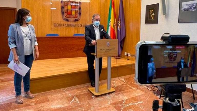 El Ayuntamiento de Jaén detecta un desajuste de 60 millones de euros en el servicio de agua El Ayuntamiento de Jaén detecta un desajuste de 60 millones de euros en el servicio de agua