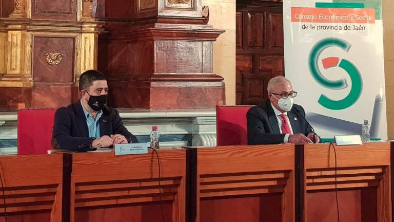 Reyes subraya la importancia de la memoria del CES a la hora de elaborar propuestas y proyectos Reyes subraya la importancia de la memoria del CES a la hora de elaborar propuestas y proyectos