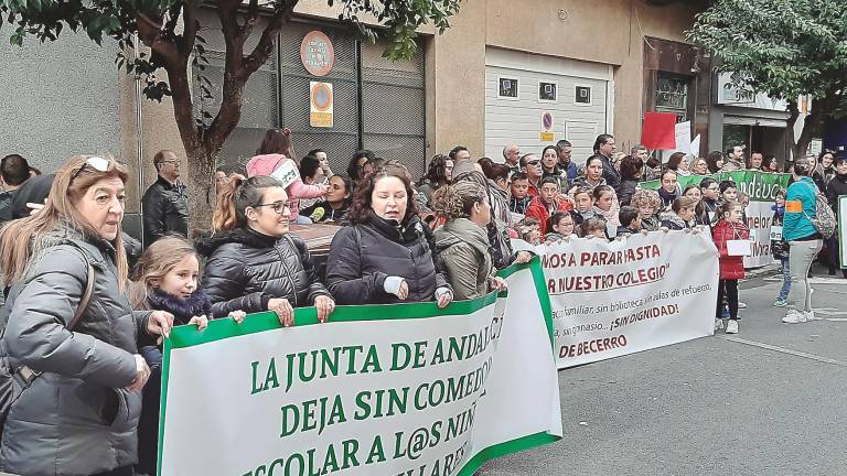 “No vamos a parar, comedores ya” “No vamos a parar, comedores ya”