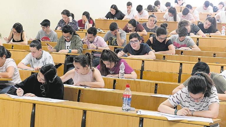 Más de 500 jiennenses se examinan de la Selectividad Más de 500 jiennenses se examinan de la Selectividad