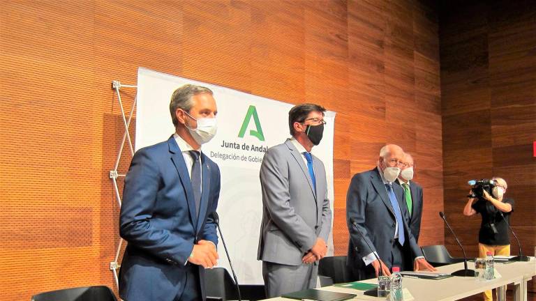 La Junta y la Caja Rural crearán una entidad para apoyar la financiación de proyectos empresariales La Junta y la Caja Rural crearán una entidad para apoyar la financiación de proyectos empresariales