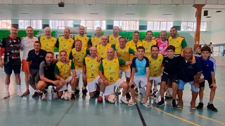 Los veteranos del Jaén FS dan la talla en Almuñécar Los veteranos del Jaén FS dan la talla en Almuñécar