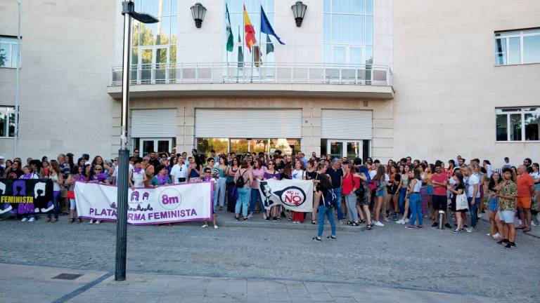 Jaén muestra su apoyo a la víctima de “la manada de Manresa” Jaén muestra su apoyo a la víctima de “la manada de Manresa”