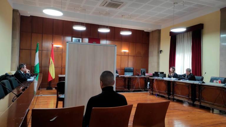 Juzgado un hombre acusado de violar a una menor de 14 años tras un botellón Juzgado un hombre acusado de violar a una menor de 14 años tras un botellón